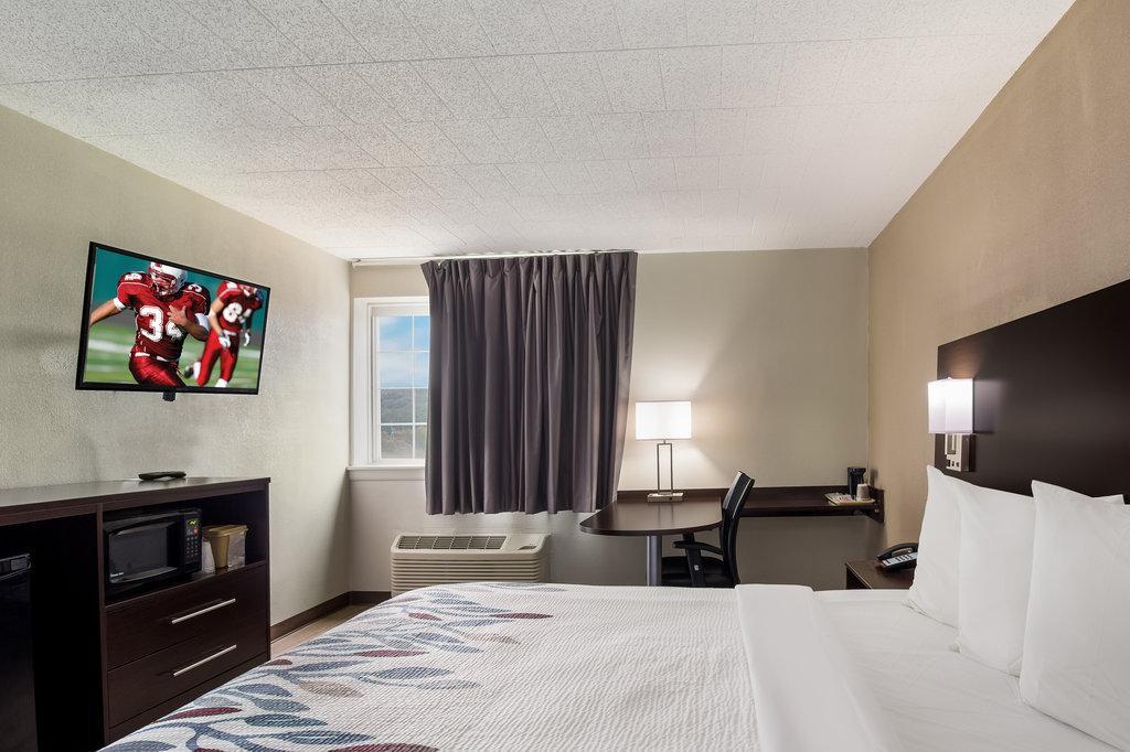 Red Roof Inn New Stanton Εξωτερικό φωτογραφία