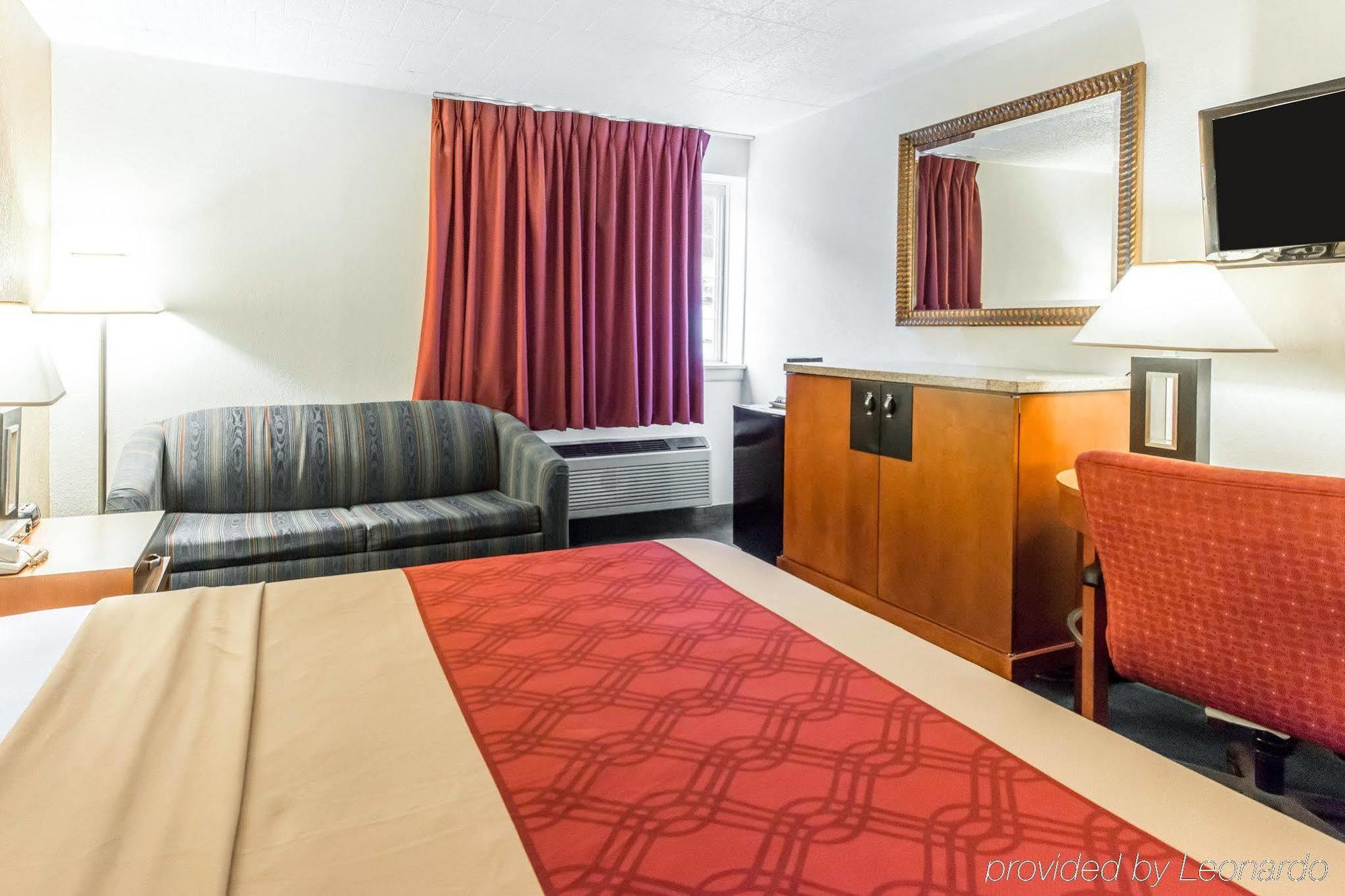 Red Roof Inn New Stanton Εξωτερικό φωτογραφία